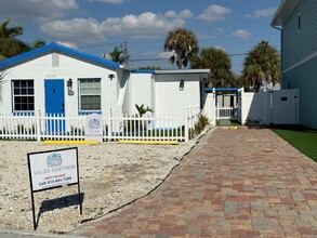 13115 3rd St E, Unit 1A in Madeira Beach, FL - Building Photo - Building Photo