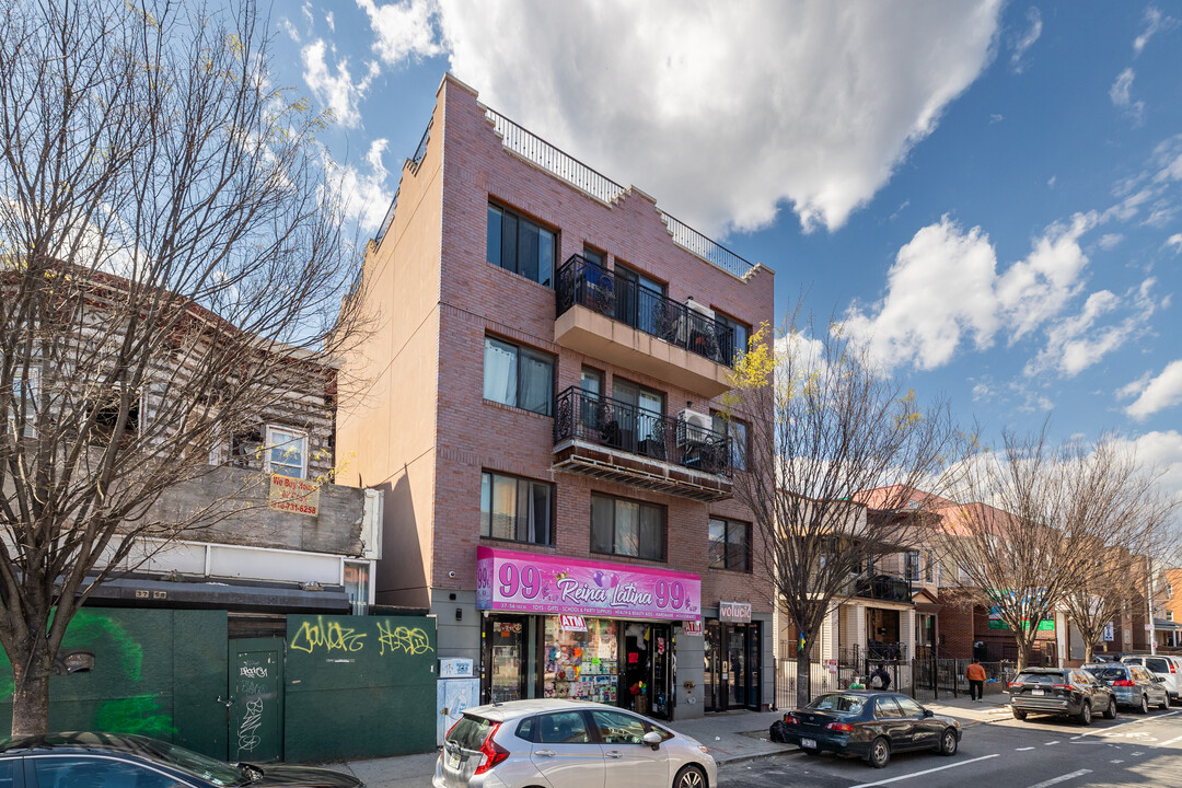 3756 103rd St in Corona, NY - Building Photo