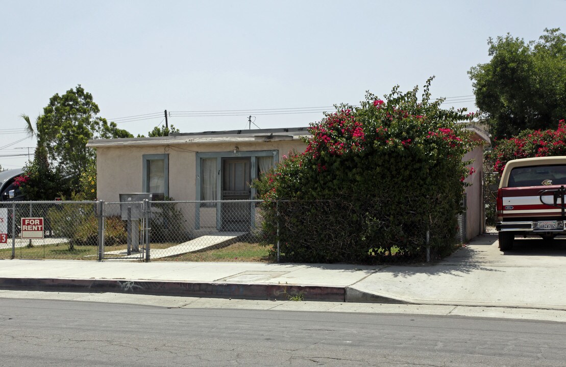 1245 N Mt Vernon Ave in Colton, CA - Building Photo