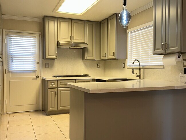10070 Shady View St in Riverside, CA - Building Photo - Building Photo
