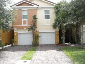 913 Pipers Cay Dr in West Palm Beach, FL - Building Photo