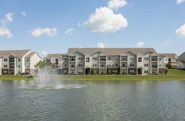 2402 Fields South Dr, Unit Windsor West Apartment in Champaign, IL - Building Photo - Building Photo