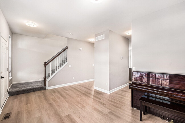 27106 Ladbroke St in Novi, MI - Building Photo - Building Photo