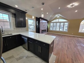 240-02 147th Rd in Queens, NY - Building Photo - Building Photo