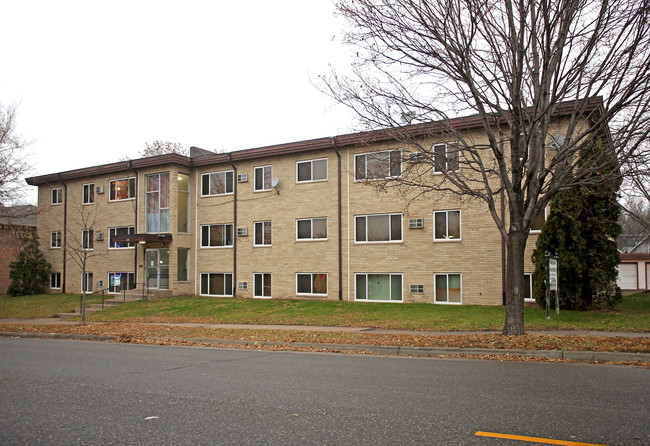 Minnehaha Apartments in St. Paul, MN - Building Photo - Building Photo