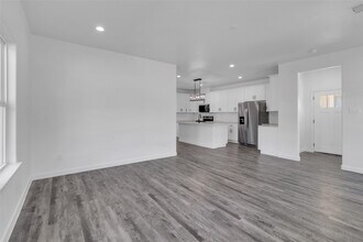 401 E Martin Luther King Blvd in Willis, TX - Building Photo - Building Photo