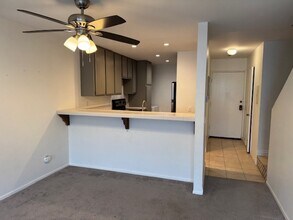 350 Burchett St in Glendale, CA - Foto de edificio - Building Photo