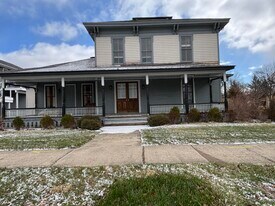 118 S Evans St in Tecumseh, MI - Building Photo