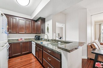 535 Magnolia Ave in Long Beach, CA - Building Photo - Building Photo