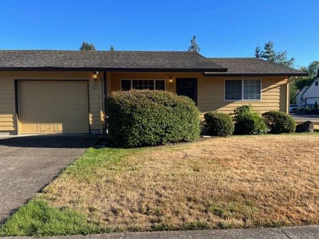 property at 822 SW Fellows St