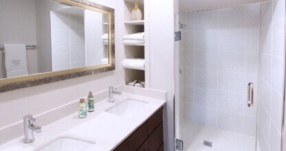 Latvian Village Apartments in Omaha, NE - Building Photo - Building Photo