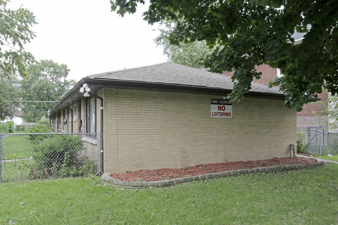 15815 W Lexington Ave in Harvey, IL - Foto de edificio