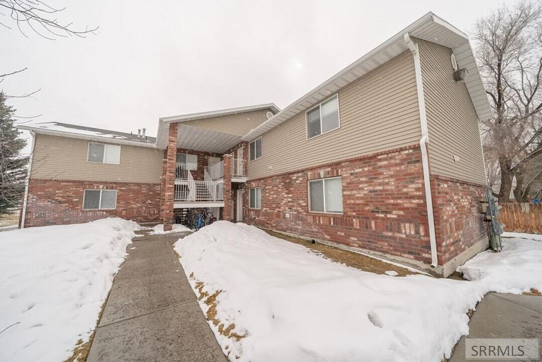 264 N 3rd E in Rexburg, ID - Building Photo
