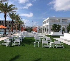 10250 NW 66th St in Doral, FL - Building Photo