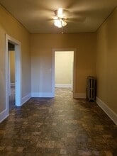 504 S Central Ave, Unit 2 in Marshfield, WI - Building Photo - Building Photo
