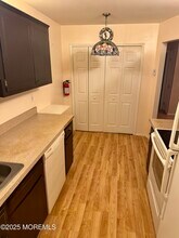71 Overlook Way in Englishtown, NJ - Building Photo - Building Photo