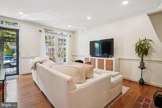 1223 Michigan Ct in Alexandria, VA - Foto de edificio - Building Photo