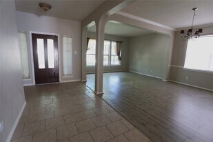 5547 Linden Rose Ln in Sugar Land, TX - Building Photo