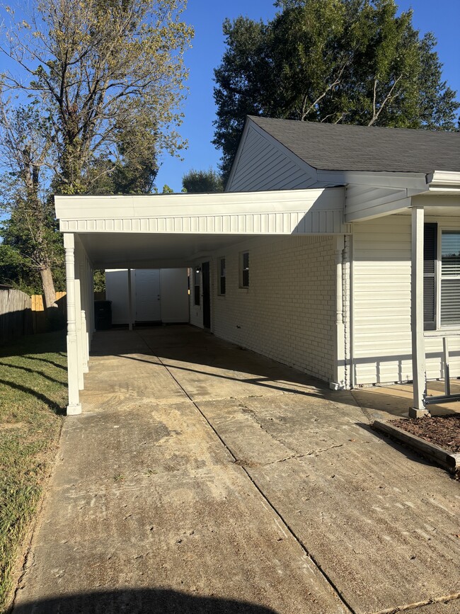 3294 Gatewood Dr in Memphis, TN - Building Photo - Building Photo