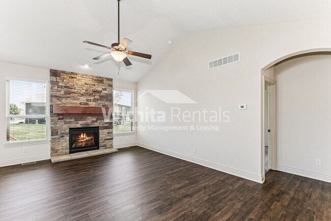1710 N Chapel Hill St-Unit -1712 Chapel Hill in Wichita, KS - Foto de edificio - Building Photo