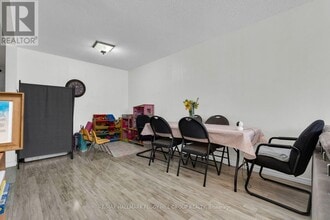 53 Sanford St in Barrie, ON - Building Photo - Building Photo