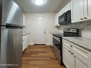 3220 Myra St in Jacksonville, FL - Building Photo - Building Photo