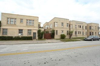 Waldorf Apartments in Galveston, TX - Building Photo - Building Photo