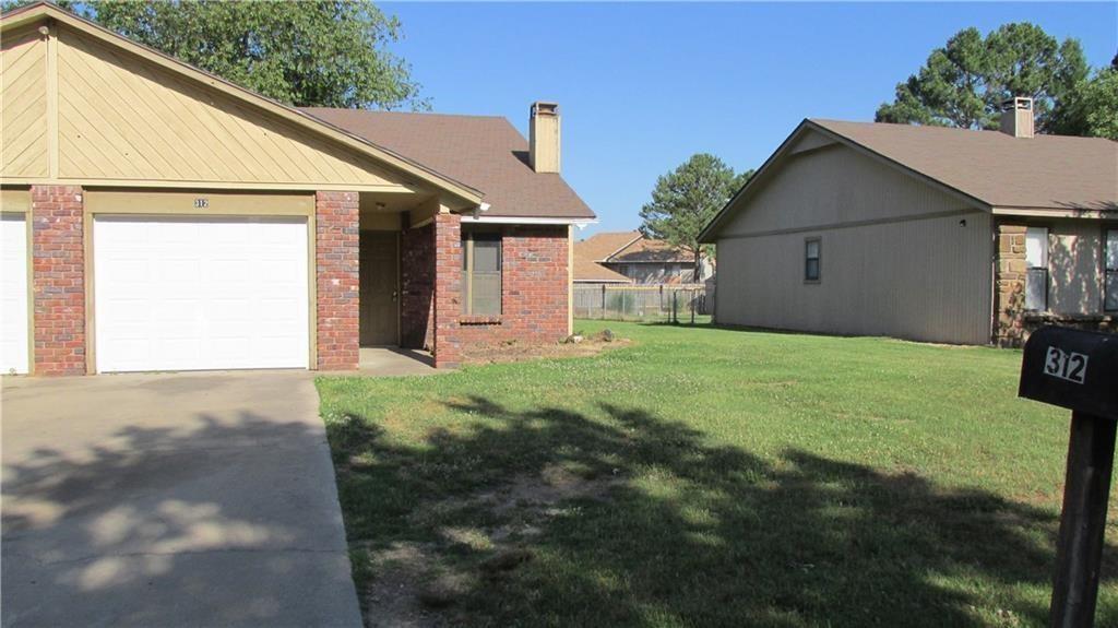 310 N 34th St in Rogers, AR - Building Photo