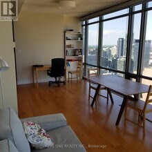 38 Grenville St in Toronto, ON - Building Photo - Building Photo