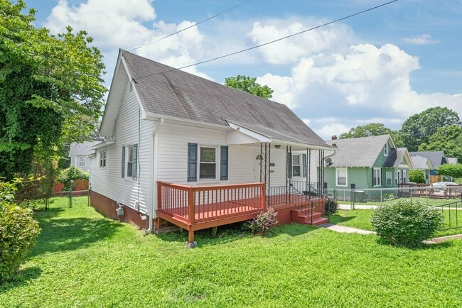 property at 1113 W 4th Ave