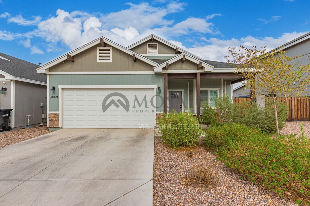 5009 S 11th Pl in Phoenix, AZ - Foto de edificio