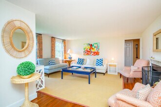 37 Dayton Ln in East Hampton, NY - Building Photo - Building Photo
