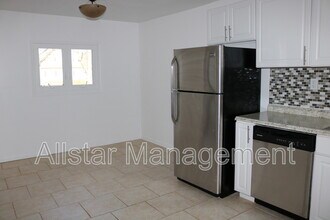 958 Quentin Rd in Eastlake, OH - Building Photo - Building Photo