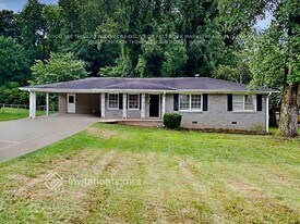 12 Cherry Cir in Gainesville, GA - Building Photo