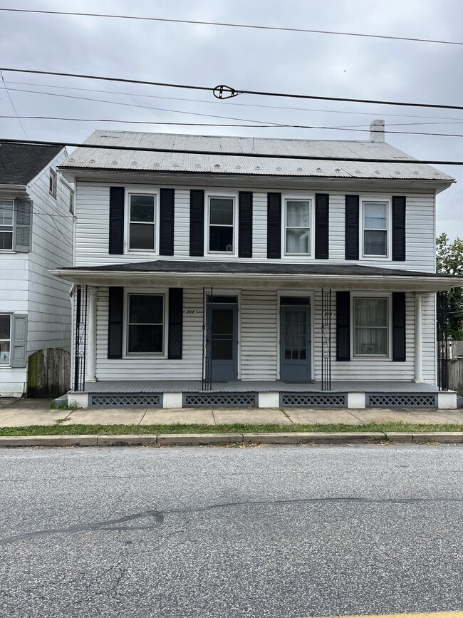 312 Main St in Wellsville, PA - Foto de edificio - Building Photo