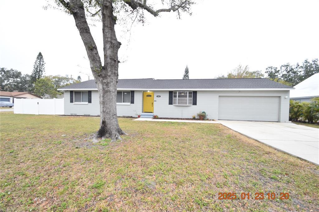 3223 W Wyoming Ave in Tampa, FL - Building Photo