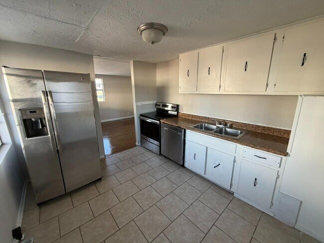 6001 California Ave in Nashville, TN - Building Photo - Building Photo