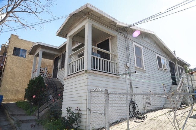1806-1814 Montana St in Los Angeles, CA - Building Photo - Building Photo