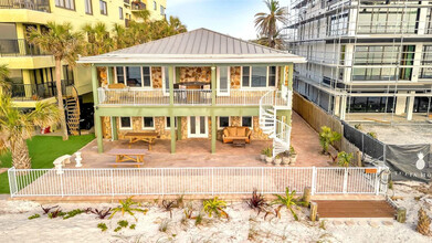 72 Gulf Blvd in Indian Rocks Beach, FL - Foto de edificio - Building Photo