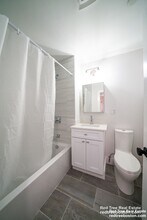 37 Calumet St, Unit 1 in Boston, MA - Foto de edificio - Building Photo