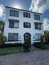 444 Ponce de Leon Blvd in Coral Gables, FL - Building Photo - Building Photo