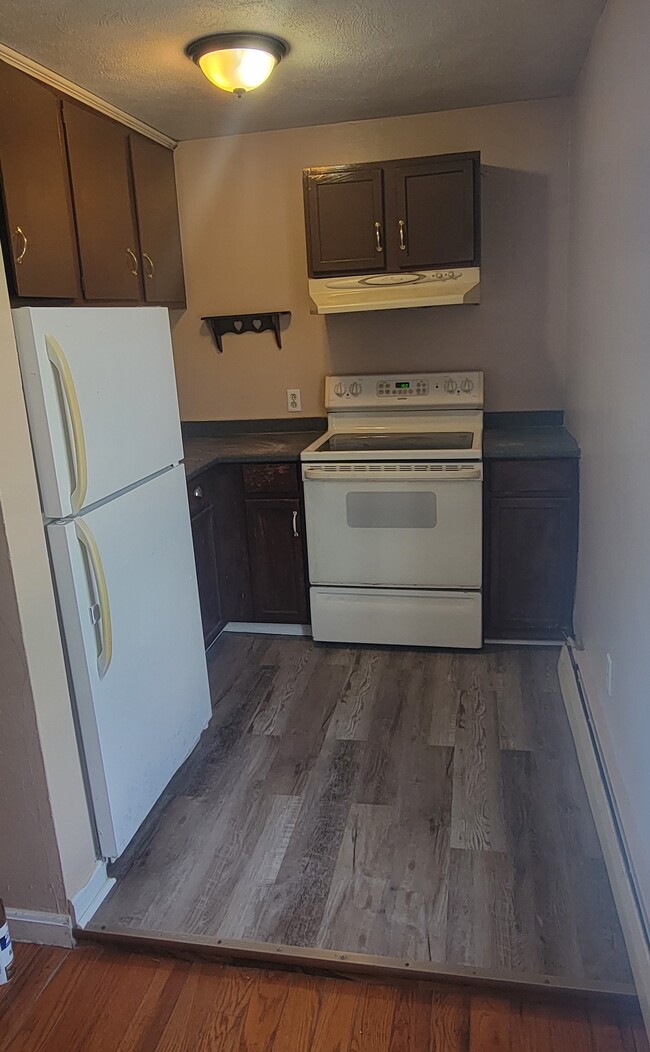 1105 Rodman St, Unit 1N in Fall River, MA - Building Photo - Building Photo