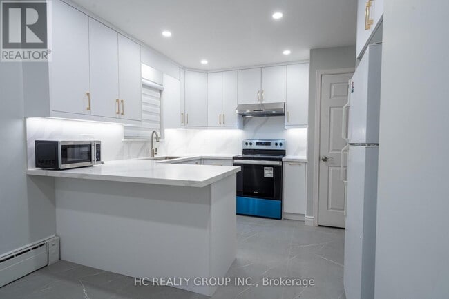 6 Rosemount Dr