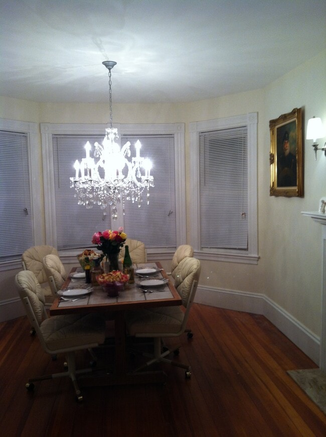 87-2 Florence St, Unit 1 in Melrose, MA - Building Photo - Building Photo