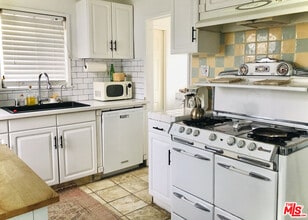 459 N Bandini St in Los Angeles, CA - Building Photo - Building Photo