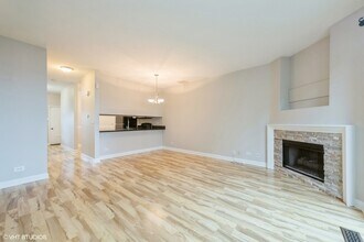 533 Woodhaven Dr in Mundelein, IL - Building Photo - Building Photo