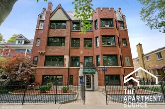 4616 N Paulina St, Unit 107 in Chicago, IL - Foto de edificio - Building Photo