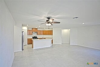 512 Dakota Crk in New Braunfels, TX - Building Photo - Building Photo