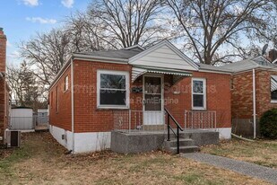 2104 Lexa Dr in St. Louis, MO - Building Photo