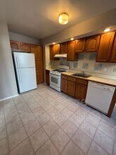 105 W Broadway Ave in Clifton Heights, PA - Building Photo - Building Photo